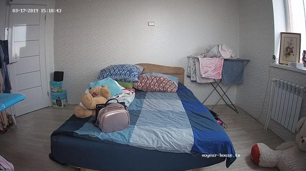DSbedroom1.thumb.JPG.c46a7a1872aef331e04486c0d8c6af98.JPG