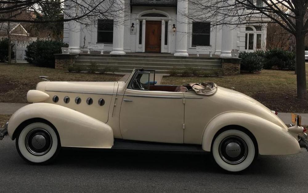 1935-LaSalle.thumb.jpg.28f8298866ed5f5af52182dc78eb4d1b.jpg