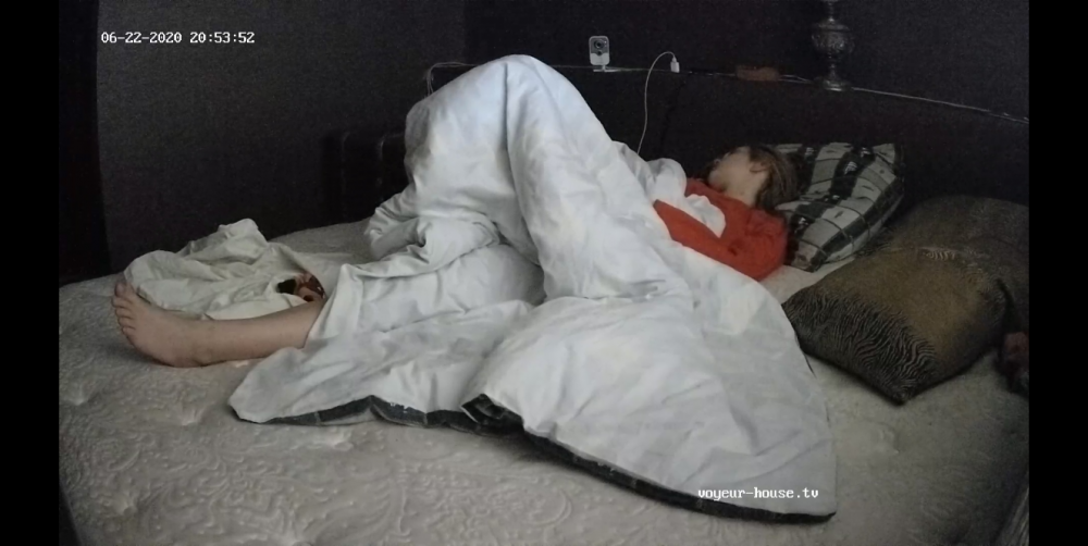 Opera Snapshot_2020-06-22_185445_voyeur-house.tv.png