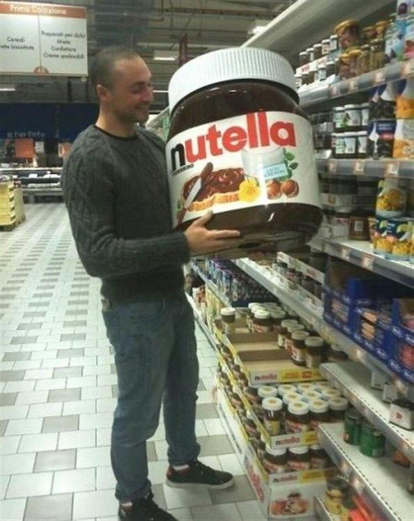 giant-nutella-jar.jpg
