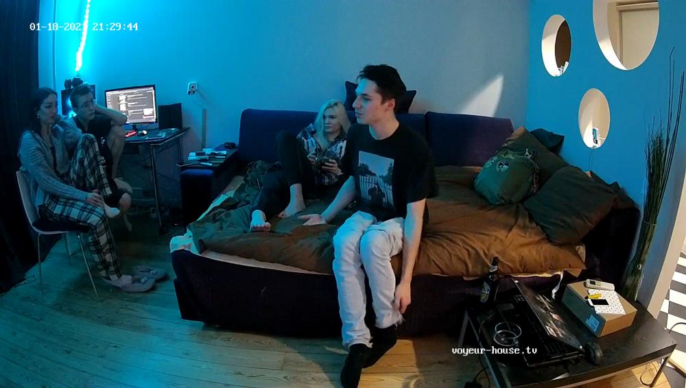 DEMI.thumb.jpe.07aae5658a850684e5b23c5374f1c4db.jpe