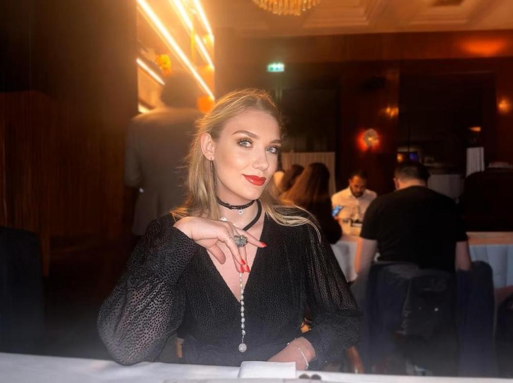 Emilie_Xlife_2024-12-02 11-50-29-968.jpg