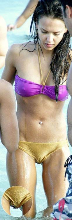 hot-babes-with-sexy-camel-toe-12.jpg
